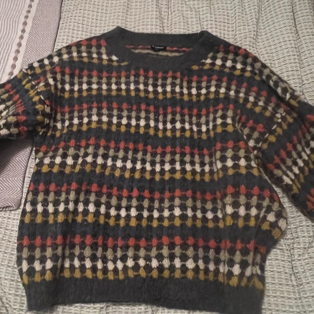 Multicolor Patterned Sweater - Picture 3 of 4